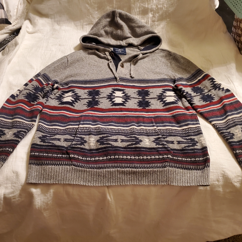 Mens L American Eagle Outfitters Gray Hooded Sweater with Red and Blue Pattern